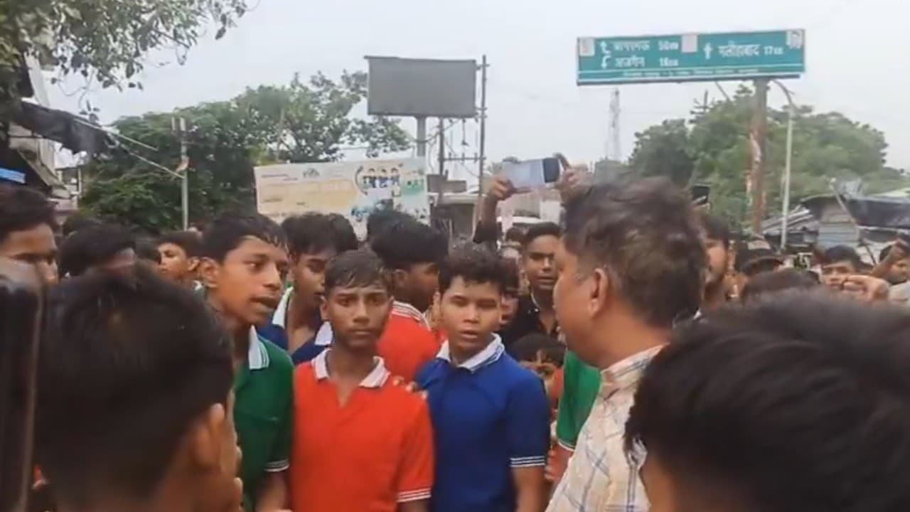 जेन अल्फा आंदोलन उन्नाव से लेकर भोपाल तक फैला, छोटे शहरों में लोकल मुद्दों पर प्रदर्शन जेन अल्फा आंदोलन उन्नाव से लेकर भोपाल तक फैला, छोटे शहरों में लोकल मुद्दों पर प्रदर्शन