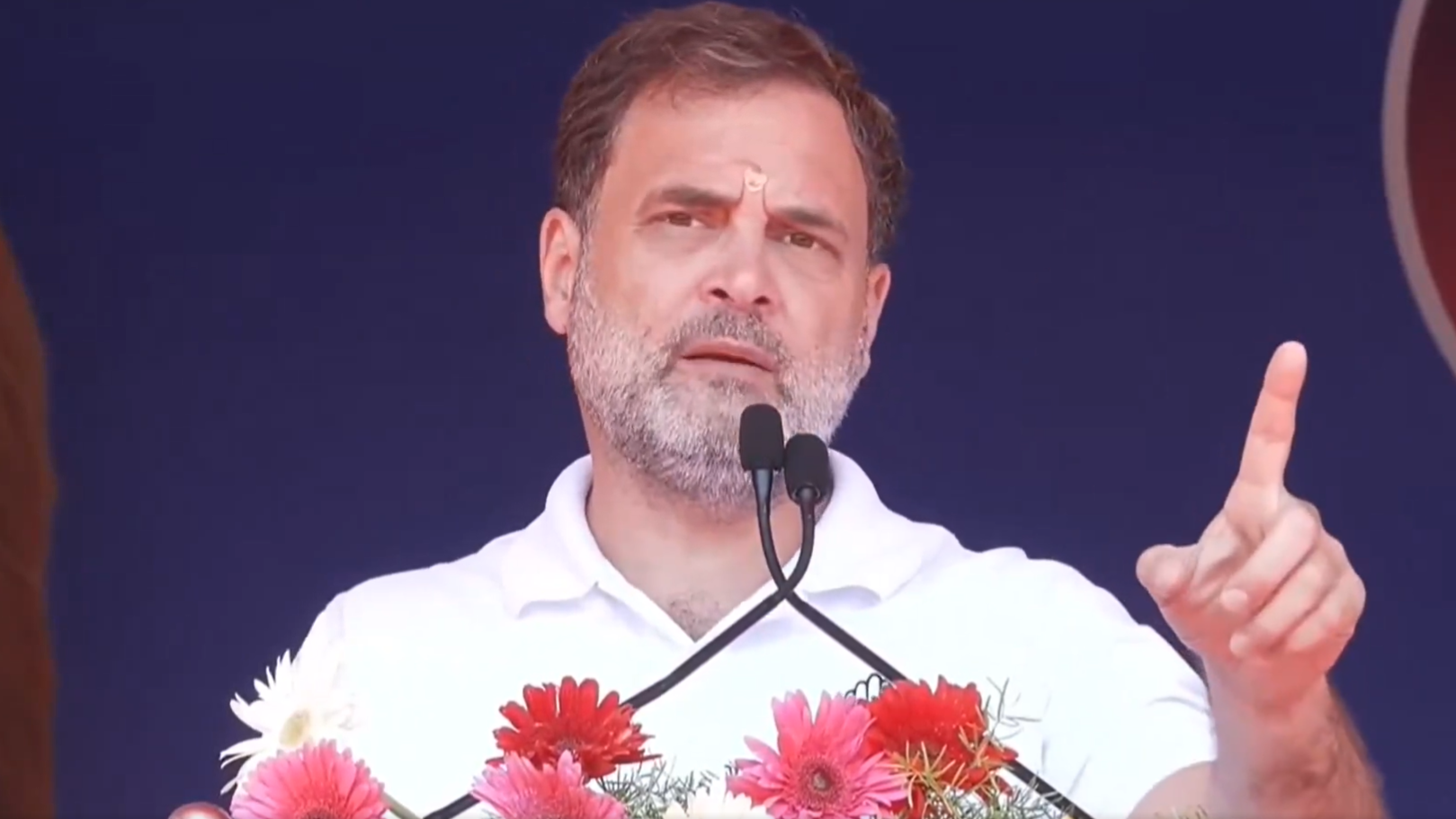 राहुल का बीजेपी सरकार पर हमला- इसने मणिपुर में आग लगा दी राहुल का बीजेपी सरकार पर हमला- इसने मणिपुर में आग लगा दी