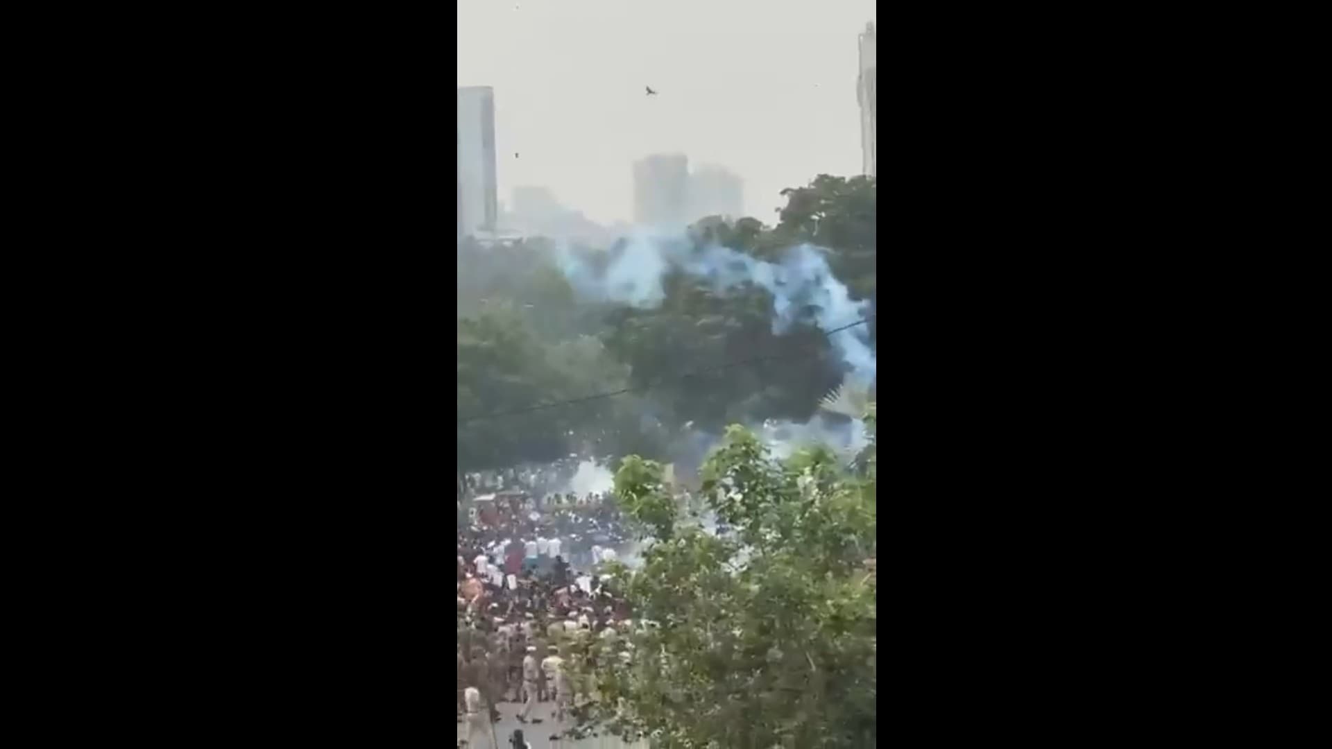 Live प्रदर्शनकारी संसद के करीब, जमकर लाठीचार्ज, आंसूगैस, धर्मेद्र प्रधान-अमित शाह मुलाकात, दिपके की भूख हड़ताल खत्म Live प्रदर्शनकारी संसद के करीब, जमकर लाठीचार्ज, आंसूगैस, धर्मेद्र प्रधान-अमित शाह मुलाकात, दिपके की भूख हड़ताल खत्म