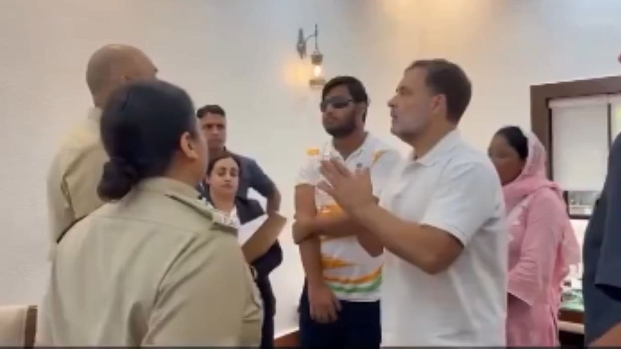 पैलेट गन मामले में साहिल की शिकायत पर FIR दर्ज, राहुल गांधी के दबाव पर मानी पुलिस, बीजेपी कह रही थी-अराजक पैलेट गन मामले में साहिल की शिकायत पर FIR दर्ज, राहुल गांधी के दबाव पर मानी पुलिस, बीजेपी कह रही थी-अराजक