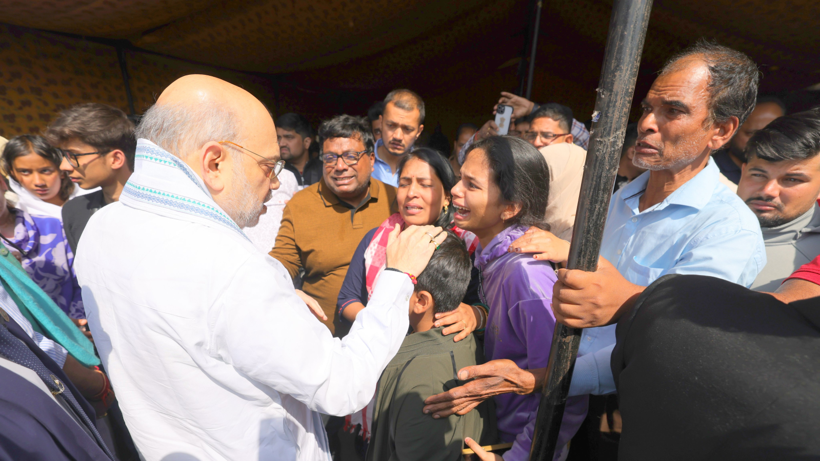पहलगाम हमला: शाह ने लिया जायजा, बोले- 'भारत आतंक के आगे नहीं झुकेगा' पहलगाम हमला: शाह ने लिया जायजा, बोले- 'भारत आतंक के आगे नहीं झुकेगा'
