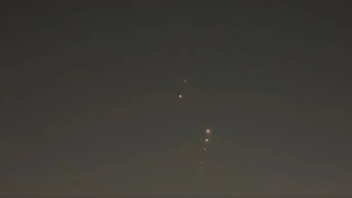 ईरान ने क़तर में अमेरिकी वायु सेना अड्डे पर दागीं मिसाइलें ईरान ने क़तर में अमेरिकी वायु सेना अड्डे पर दागीं मिसाइलें