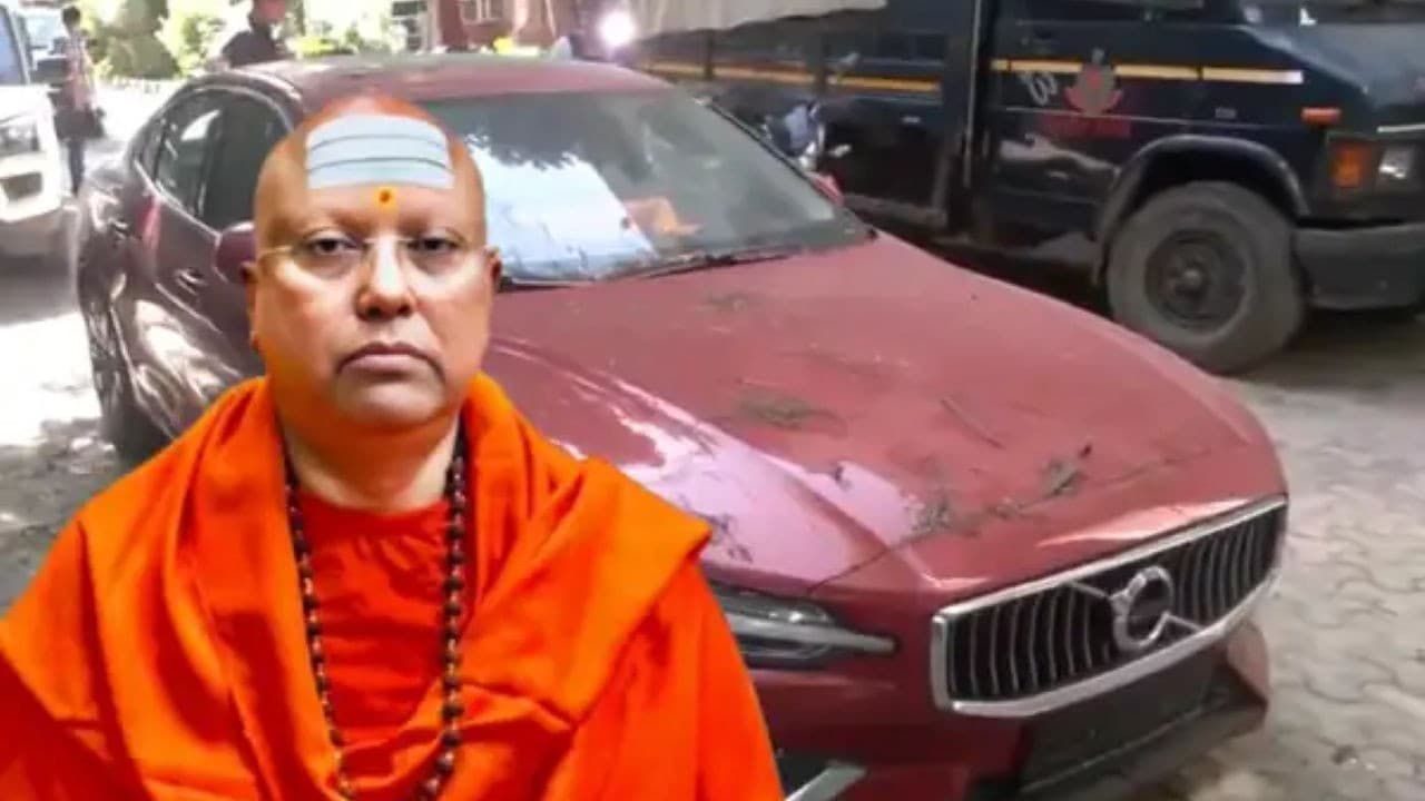 17 छात्राओं से छेड़छाड़ के आरोपी दिल्ली के 'बाबा' स्वामी चैतन्यानंद सरस्वती आगरा से गिरफ्तार 17 छात्राओं से छेड़छाड़ के आरोपी दिल्ली के 'बाबा' स्वामी चैतन्यानंद सरस्वती आगरा से गिरफ्तार