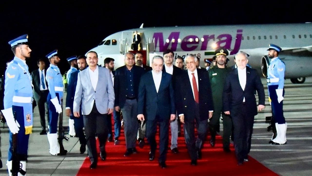 ईरान के विदेश मंत्री इस्लामाबाद पहुंचे, यूएस वाले भी आ रहे हैं ईरान के विदेश मंत्री इस्लामाबाद पहुंचे, यूएस वाले भी आ रहे हैं