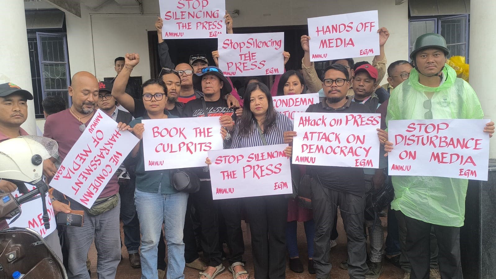 क्या मणिपुर बन रहा है ‘तानाशाही की प्रयोगशाला’? क्या मणिपुर बन रहा है ‘तानाशाही की प्रयोगशाला’?