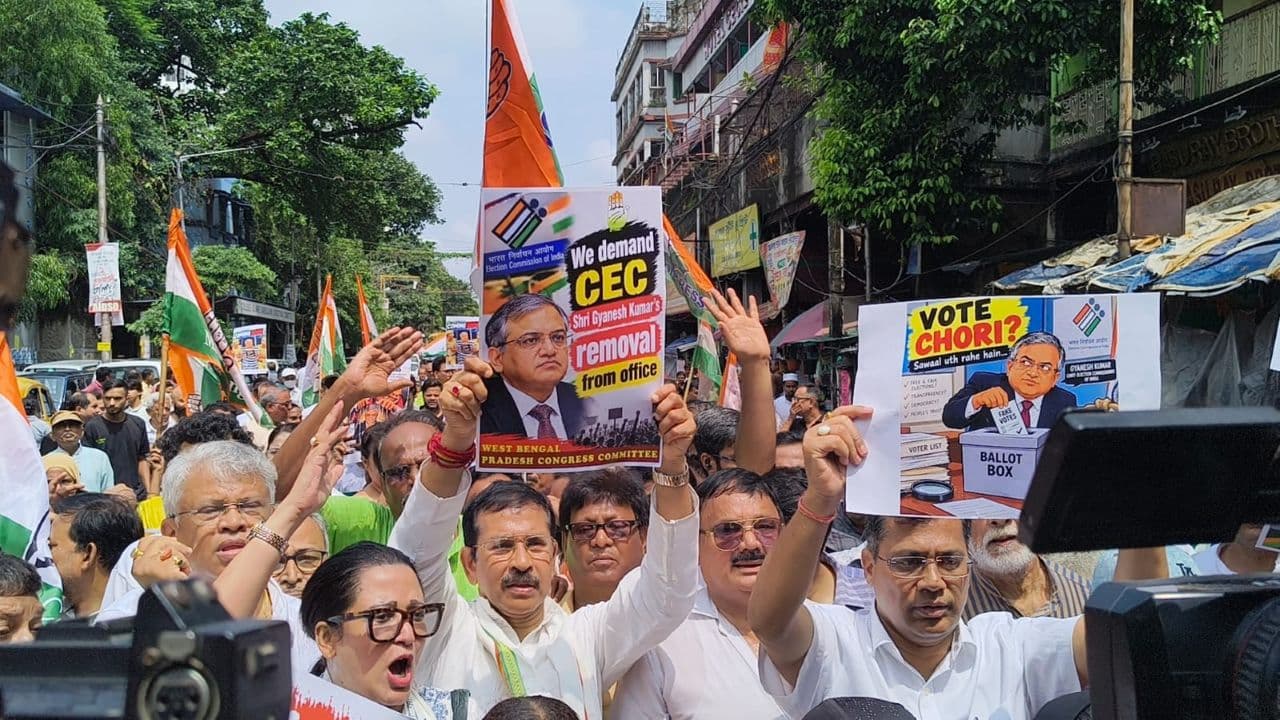 ज्ञानेश पर बढ़ता दबाव: CEC के दो प्रोग्राम टले, कांग्रेस का देशव्यापी प्रदर्शन, 2 अक्टूबर से CJP सड़कों पर ज्ञानेश पर बढ़ता दबाव: CEC के दो प्रोग्राम टले, कांग्रेस का देशव्यापी प्रदर्शन, 2 अक्टूबर से CJP सड़कों पर
