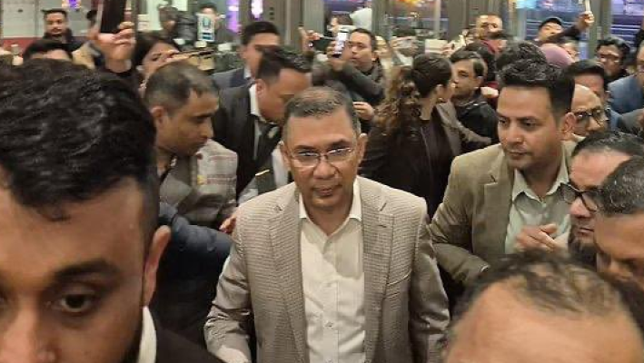 बीएनपी नेता तारिक रहमान की 17 साल बाद ढाका में वापसी; भारत-बांग्लादेश संबंध सुधरेगा? बीएनपी नेता तारिक रहमान की 17 साल बाद ढाका में वापसी; भारत-बांग्लादेश संबंध सुधरेगा?