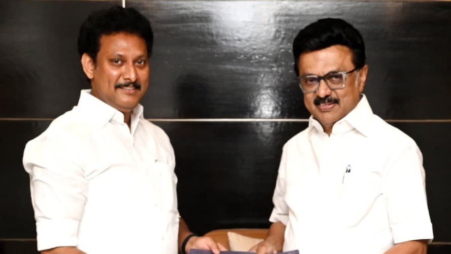तमिलनाडु के पूर्व DMK मंत्री अनबिल महेश गिरफ्तार, '100 करोड़-निजी स्कूल घोटाले' का आरोप तमिलनाडु के पूर्व DMK मंत्री अनबिल महेश गिरफ्तार, '100 करोड़-निजी स्कूल घोटाले' का आरोप
