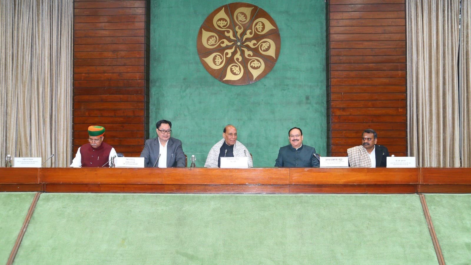 टीडीपी, विपक्ष बोले- केंद्र FTA, विदेश नीति पर संसद को जवाब दे; बजट सत्र में हंगामे के आसार टीडीपी, विपक्ष बोले- केंद्र FTA, विदेश नीति पर संसद को जवाब दे; बजट सत्र में हंगामे के आसार