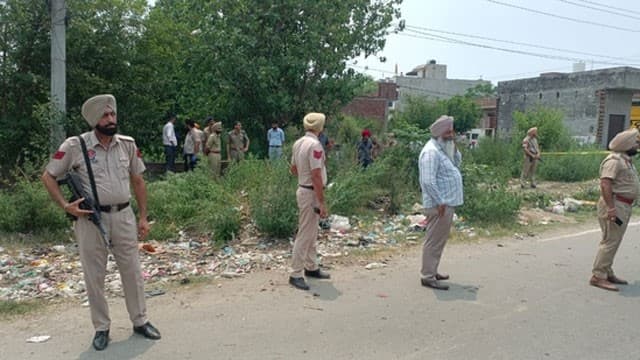 मजीठा रोड बाईपास पर घटनास्थल Live News: अमृतसर में धमाका, कथित आतंकी की मौत; बब्बर खालसा पर शक