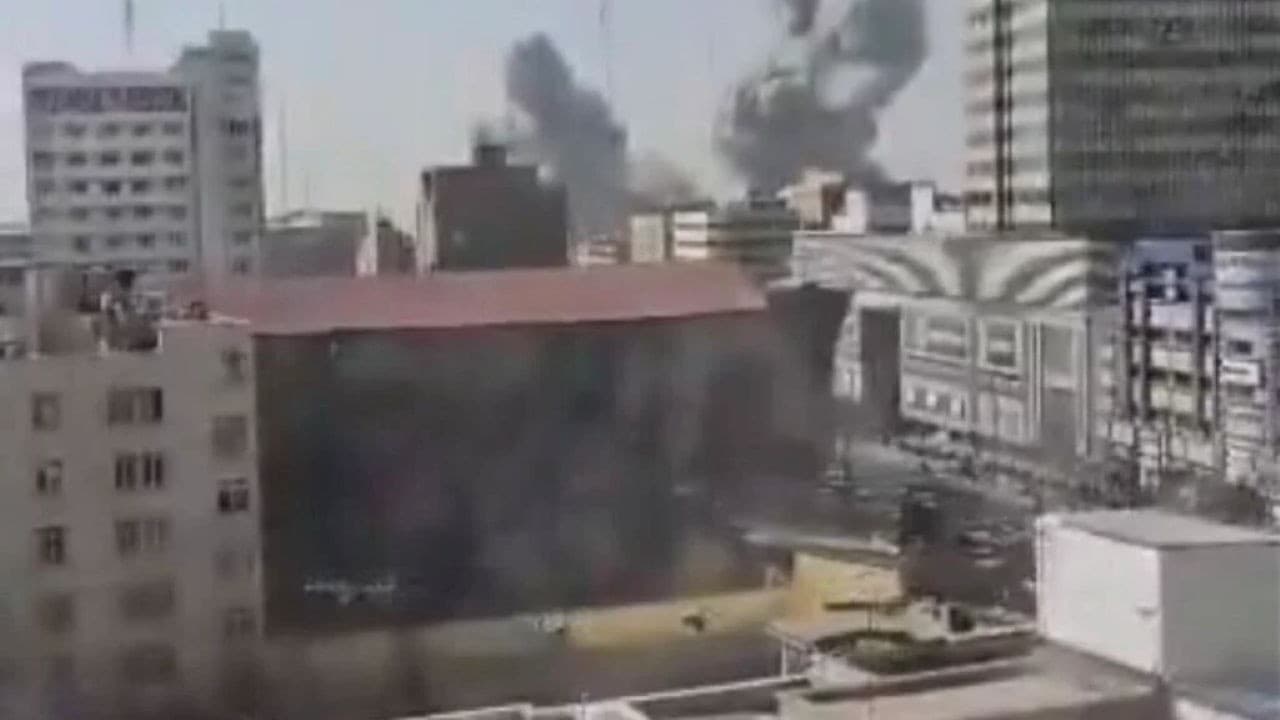 इसराइल ने ईरान पर हमला किया, कई ठिकानों पर बम बरसाए, यूएस हमले में शामिल इसराइल ने ईरान पर हमला किया, कई ठिकानों पर बम बरसाए, यूएस हमले में शामिल