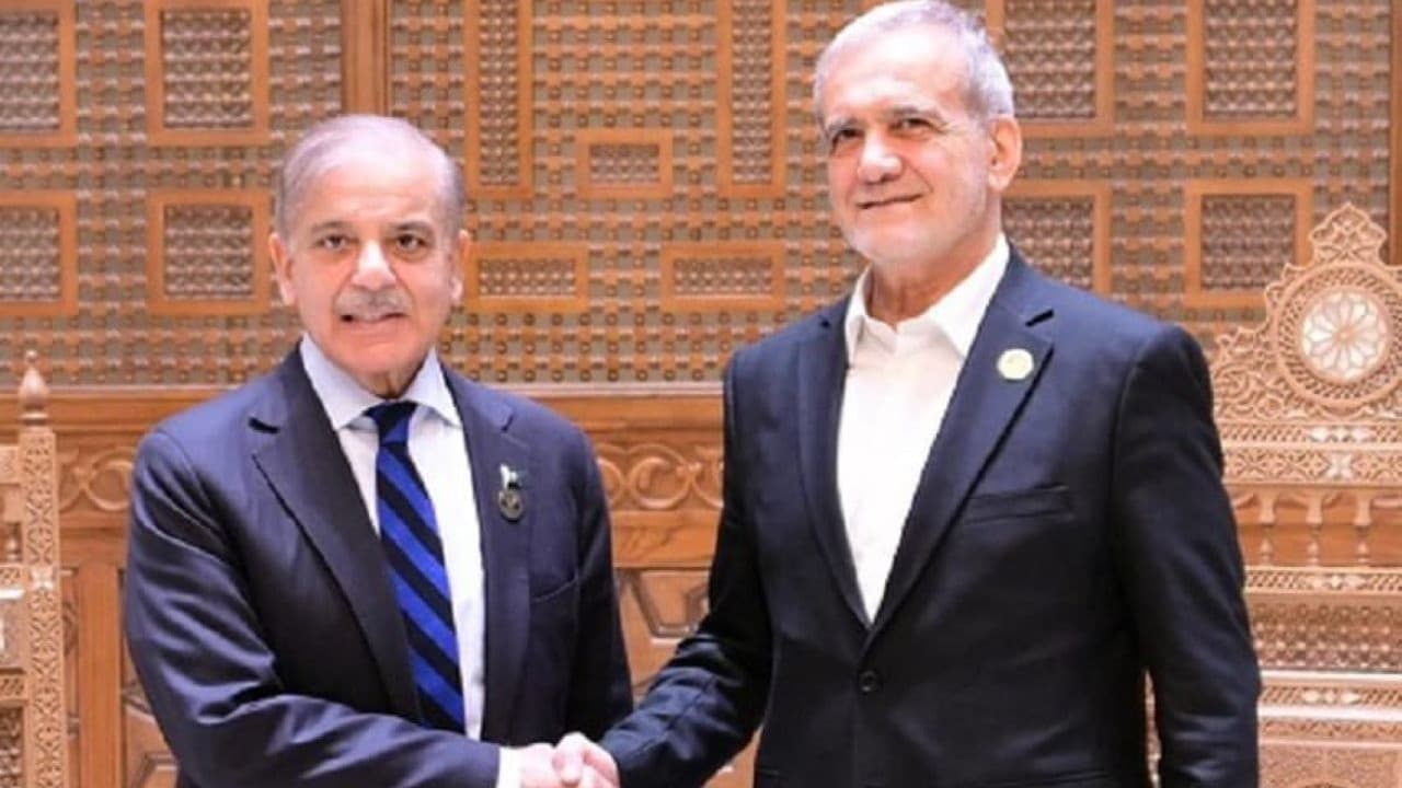 ईरानी राष्ट्रपति ने शरीफ से बात की, पाकिस्तान में कल से 4 देशों के विदेश मंत्रियों की बैठक ईरानी राष्ट्रपति ने शरीफ से बात की, पाकिस्तान में कल से 4 देशों के विदेश मंत्रियों की बैठक