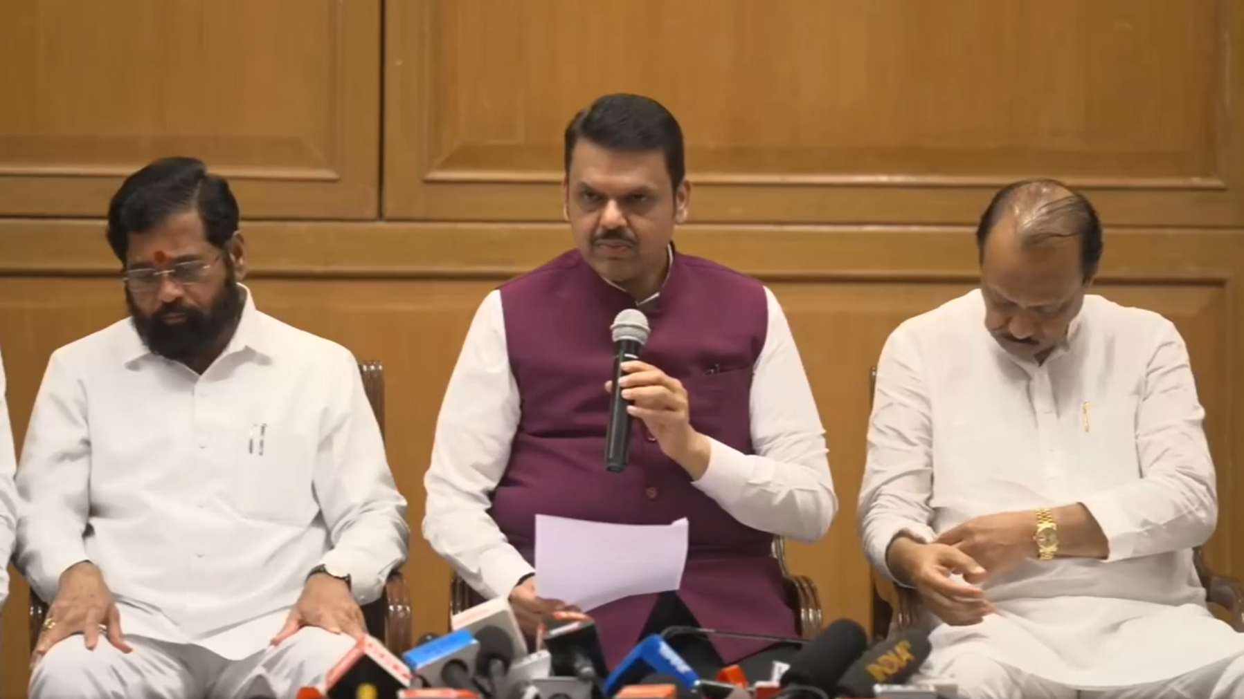 महाराष्ट्र 'लाडकी बहिन' योजना घोटाला: महिला बन 14000 पुरुषों ने उठा लिये करोड़ों रुपये महाराष्ट्र 'लाडकी बहिन' योजना घोटाला: महिला बन 14000 पुरुषों ने उठा लिये करोड़ों रुपये