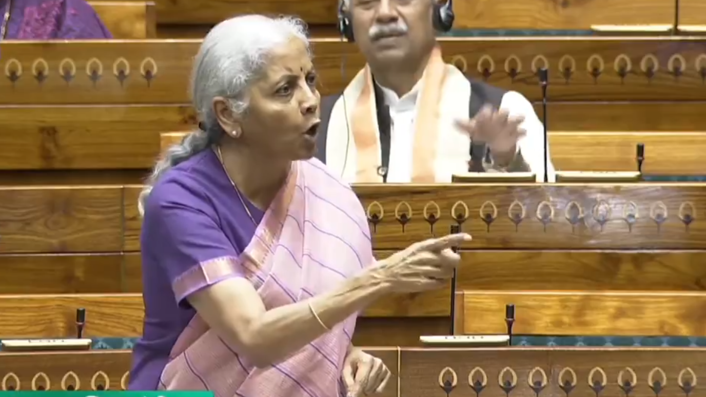 1 डॉलर = 95 रुपये, फिर भी निर्मला बोलीं– ‘रुपया ठीक चल रहा है’ 1 डॉलर = 95 रुपये, फिर भी निर्मला बोलीं– ‘रुपया ठीक चल रहा है’