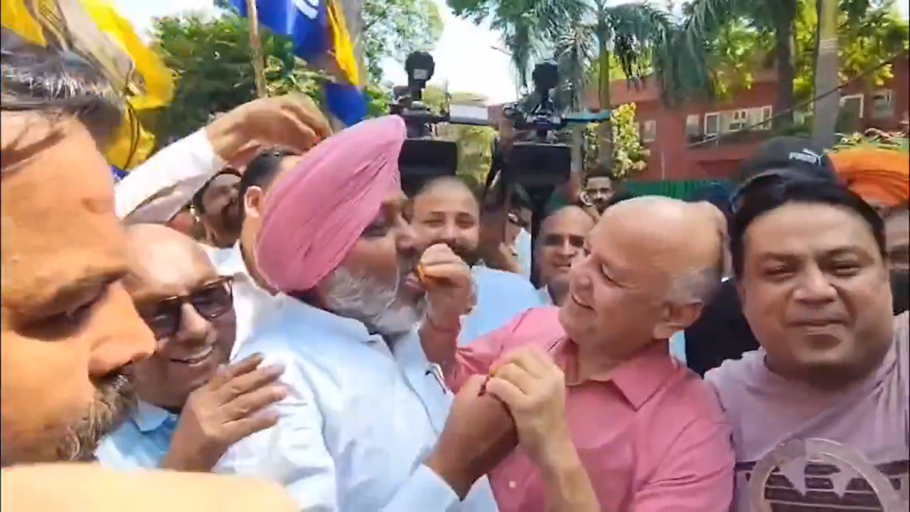 पंजाबः निकाय चुनाव में आम आदमी पार्टी की भारी जीत, कांग्रेस दूसरे नंबर पर पंजाबः निकाय चुनाव में आम आदमी पार्टी की भारी जीत, कांग्रेस दूसरे नंबर पर