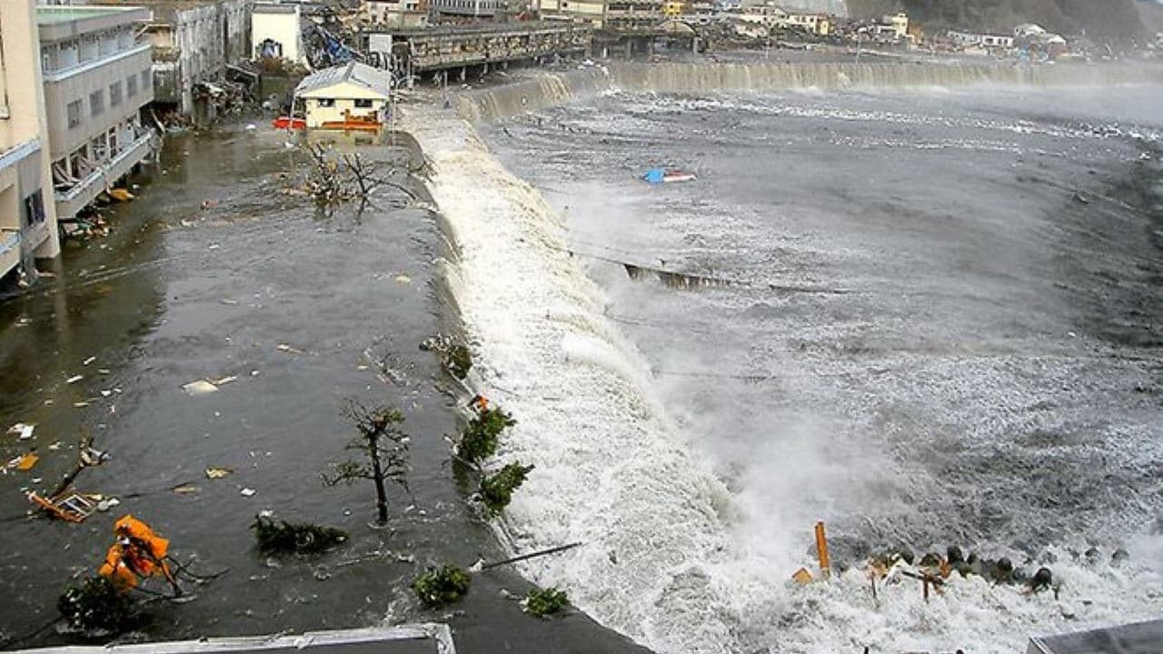 रूस में भूकंप के बाद सुनामी लहरें जापान, हवाई, अलास्का तक पहुंच रहीं रूस में भूकंप के बाद सुनामी लहरें जापान, हवाई, अलास्का तक पहुंच रहीं