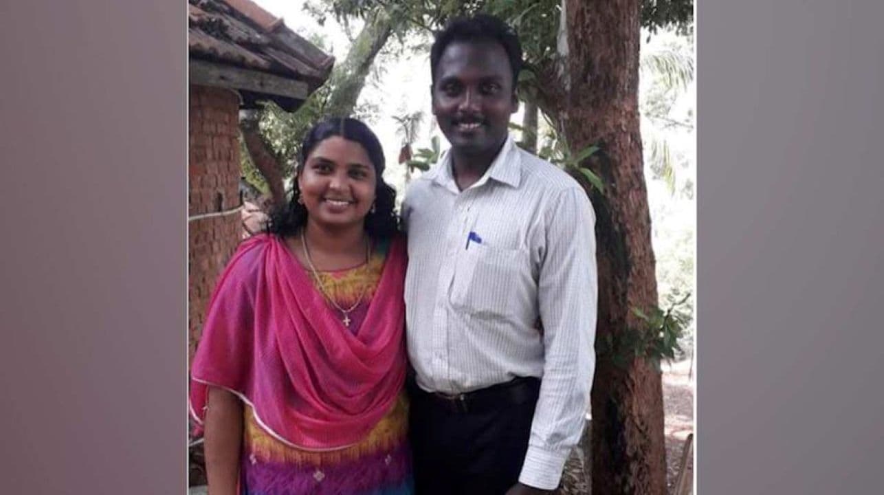 नागपुर में धर्मांतरण के कथित आरोप में पादरी गिरफ्तार, केरल में जबरदस्त विरोध, निन्दा नागपुर में धर्मांतरण के कथित आरोप में पादरी गिरफ्तार, केरल में जबरदस्त विरोध, निन्दा